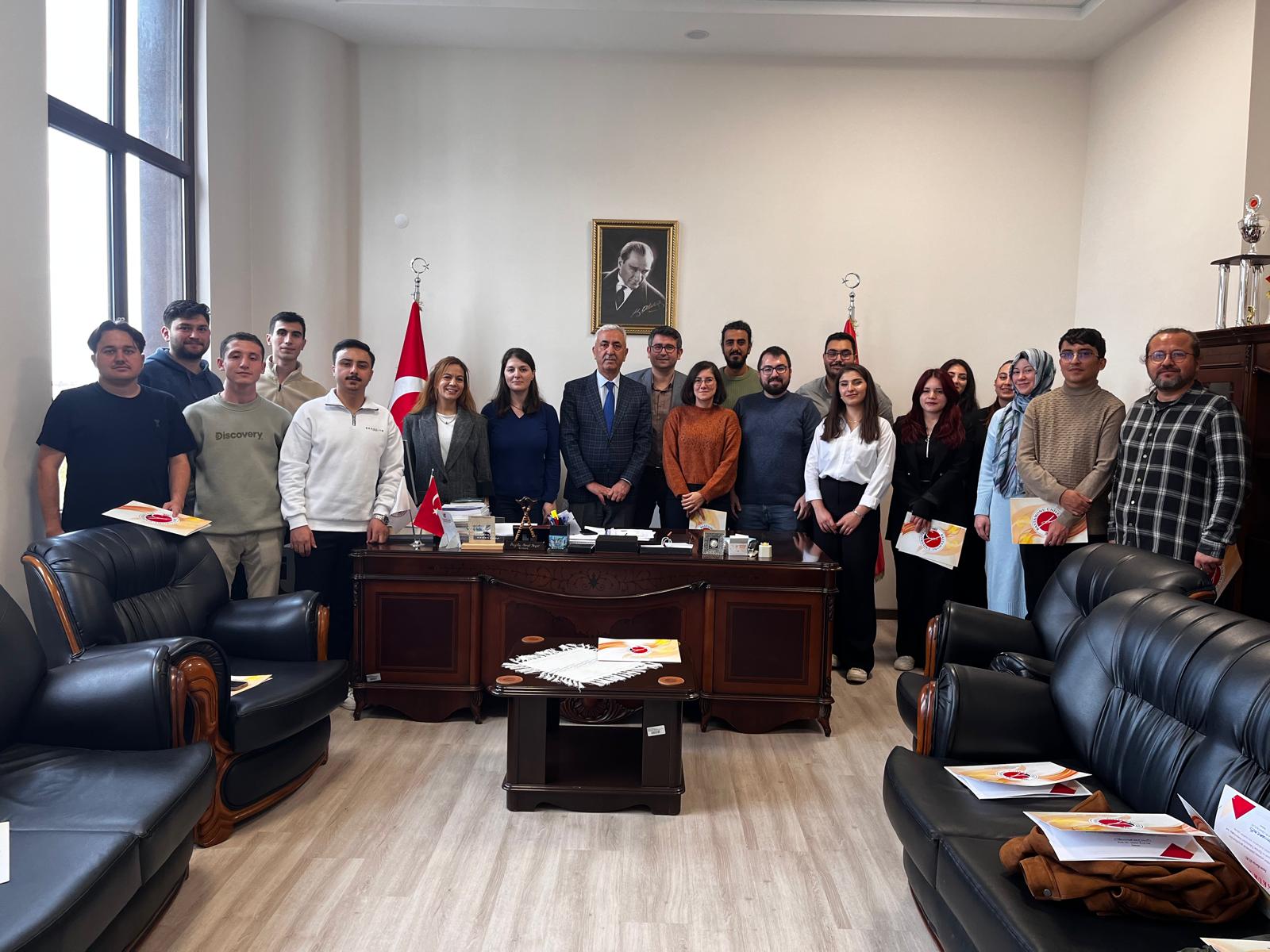 ICITS 2024 Düzenleme Kurulu Üyeleri ve Görevli Öğrencilere Teşekkür Belgesi Takdim Edildi