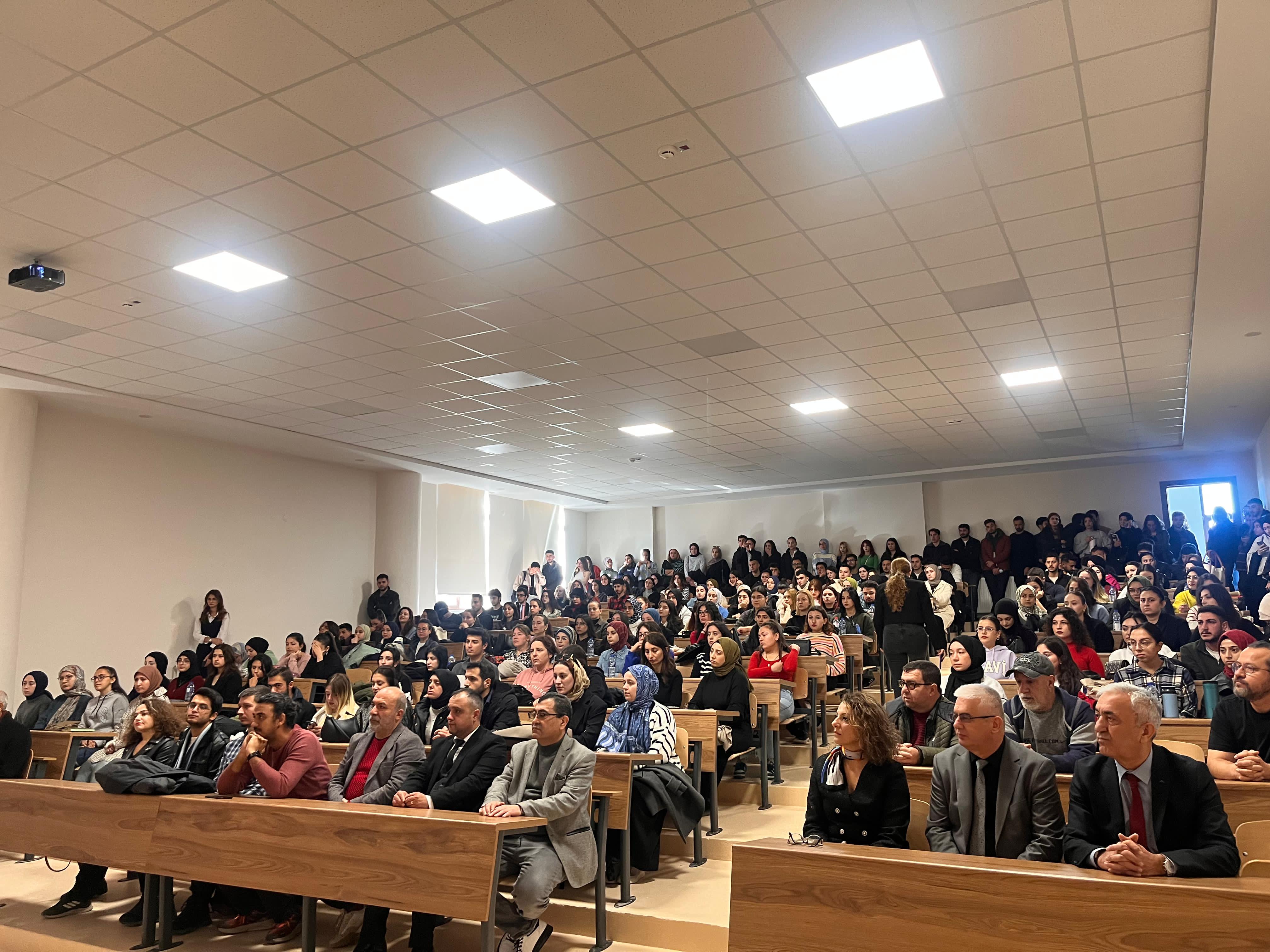 Fakültemizde "10 Kasım Atatürk'ü Birlikte Anıyoruz" Programı Gerçekleştirildi