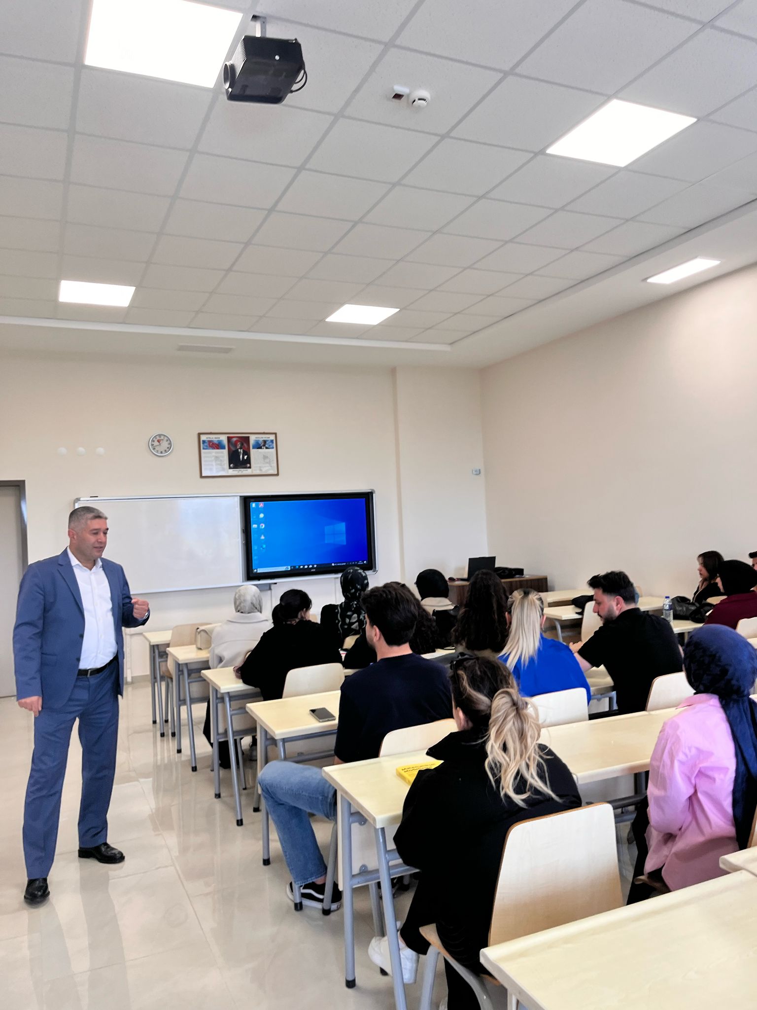 Yabancılara Türkçe Öğretimi” Konulu Ders İçi Söyleşi Düzenlendi
