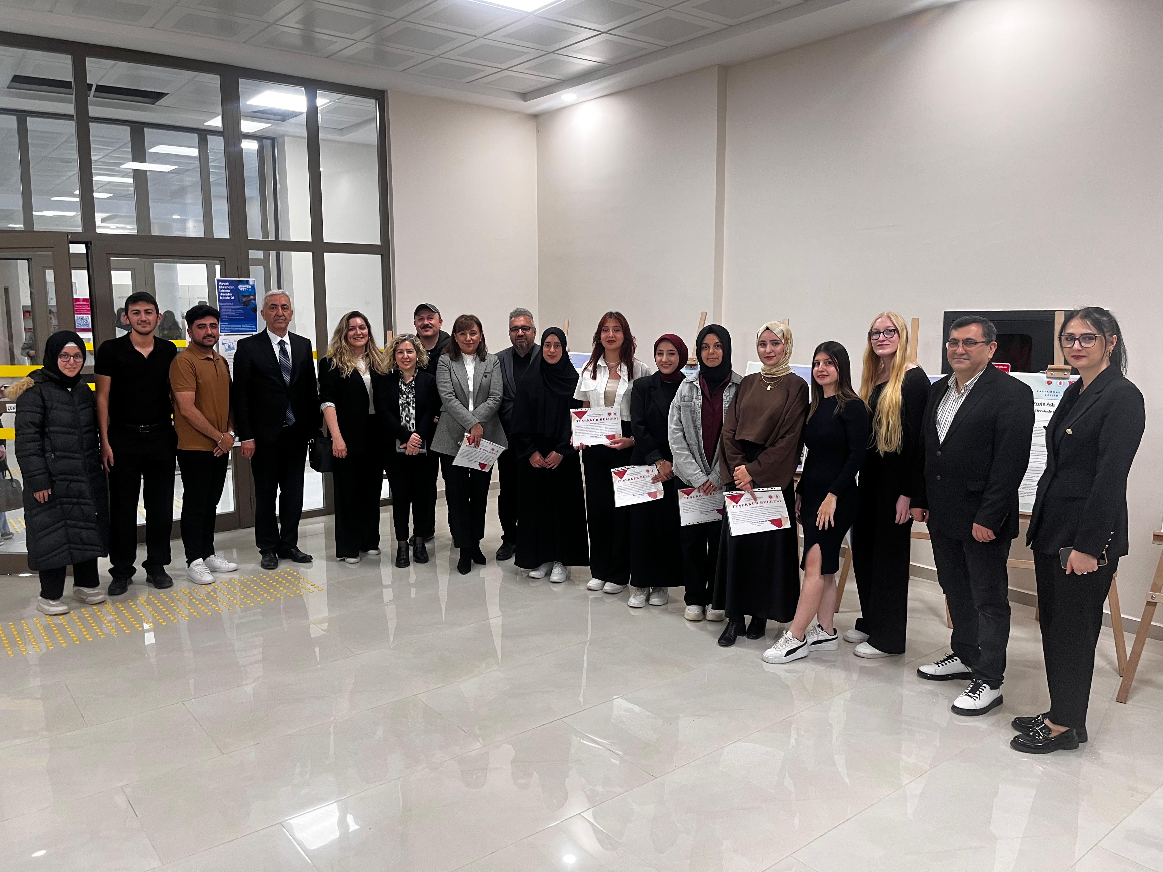 Topluma Hizmet Uygulamaları Dersi Proje Sergisi Düzenlendi