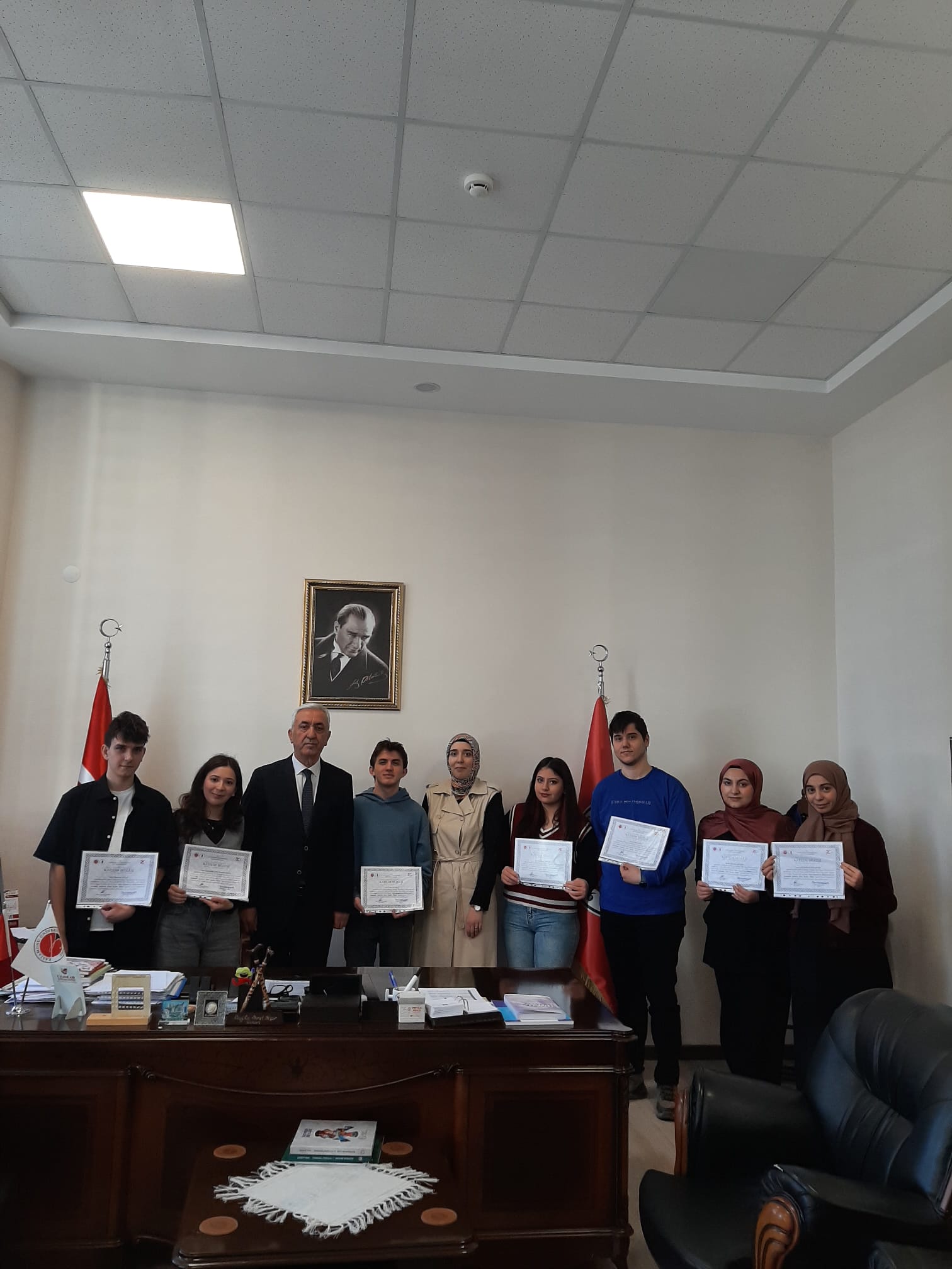 Sosyal Sorumluluk Projesine Katılan Öğretmen Adaylarına Katılım Belgeleri Verildi