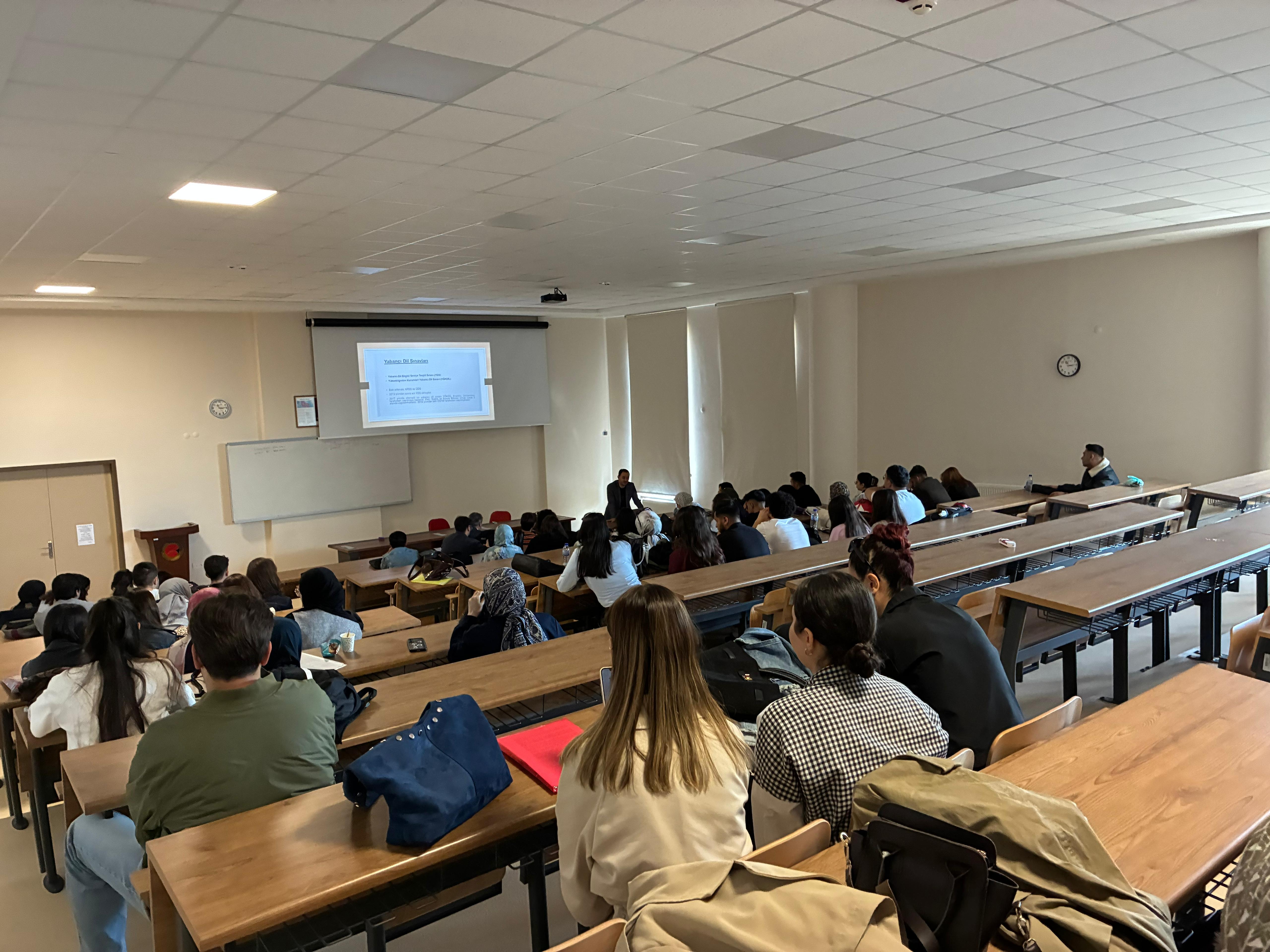 Temel Eğitim Bölümü Sınıf Eğitimi Anabilim Dalı Tarafından “Lisansüstü Eğitim ve Akademik Kariyer” Konulu Etkinlik Düzenlendi