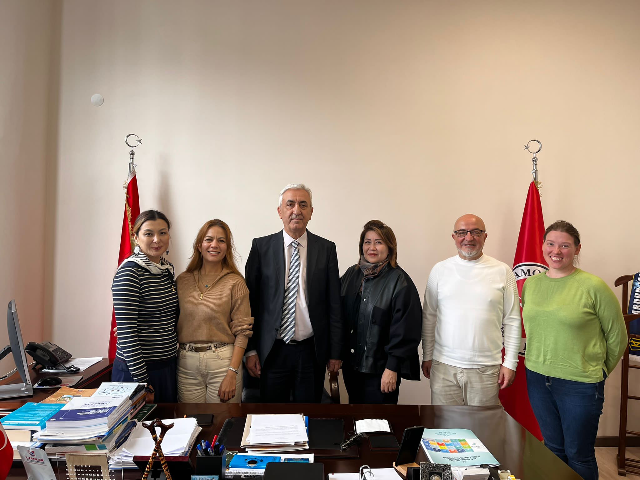 Kazakistan Cumhuriyeti Karaganda Buketov Devlet Üniversitesi Akademisyenlerinden  Dekanımıza Ziyaret