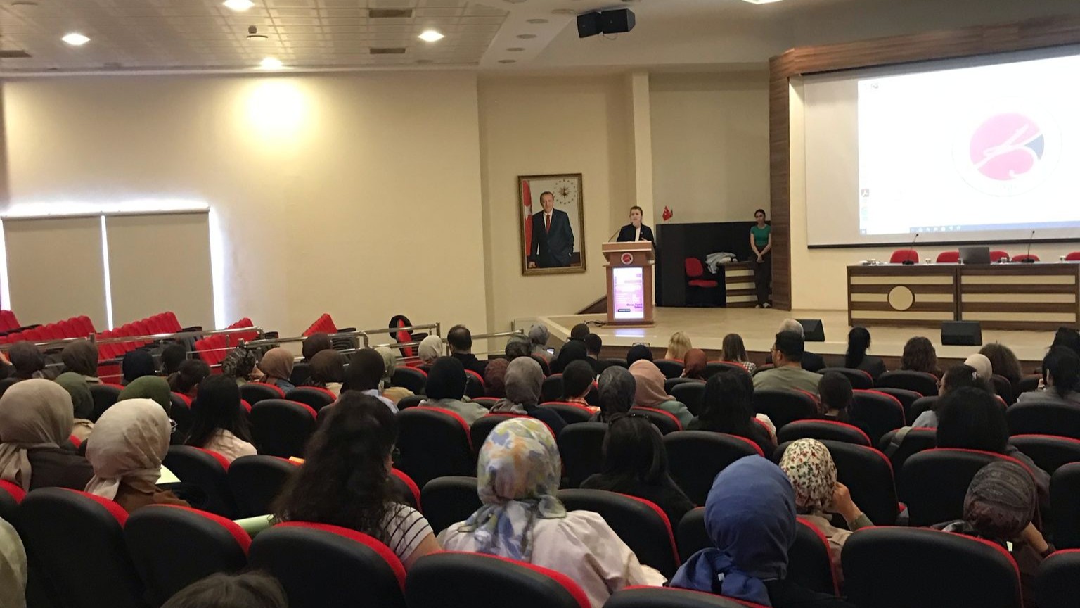 Fakültemizde “Gör, Duy, Dokunma: Çocuk İstismarına Sessiz Kalma!” Konferansı Gerçekleştirildi