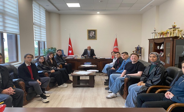 Eğitim Fakültesinde Öğrenci Toplulukları Başkanlarıyla Toplantı Gerçekleştirildi