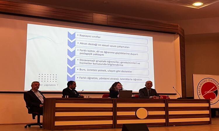 Fakültemiz Öğretim Elemanlarına Dezavantajlı Öğrenci Gruplarına İlişkin Bilgilendirme Sunumu Yapıldı