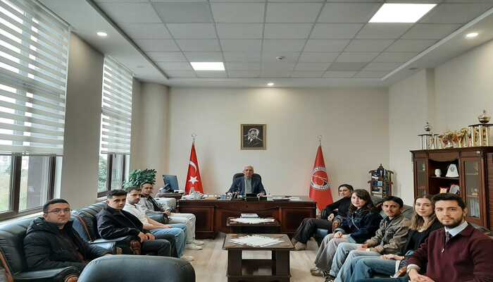 Fakültemizde Öğrenci Toplulukları ile Değerlendirme ve Planlama Toplantısı Gerçekleştirildi