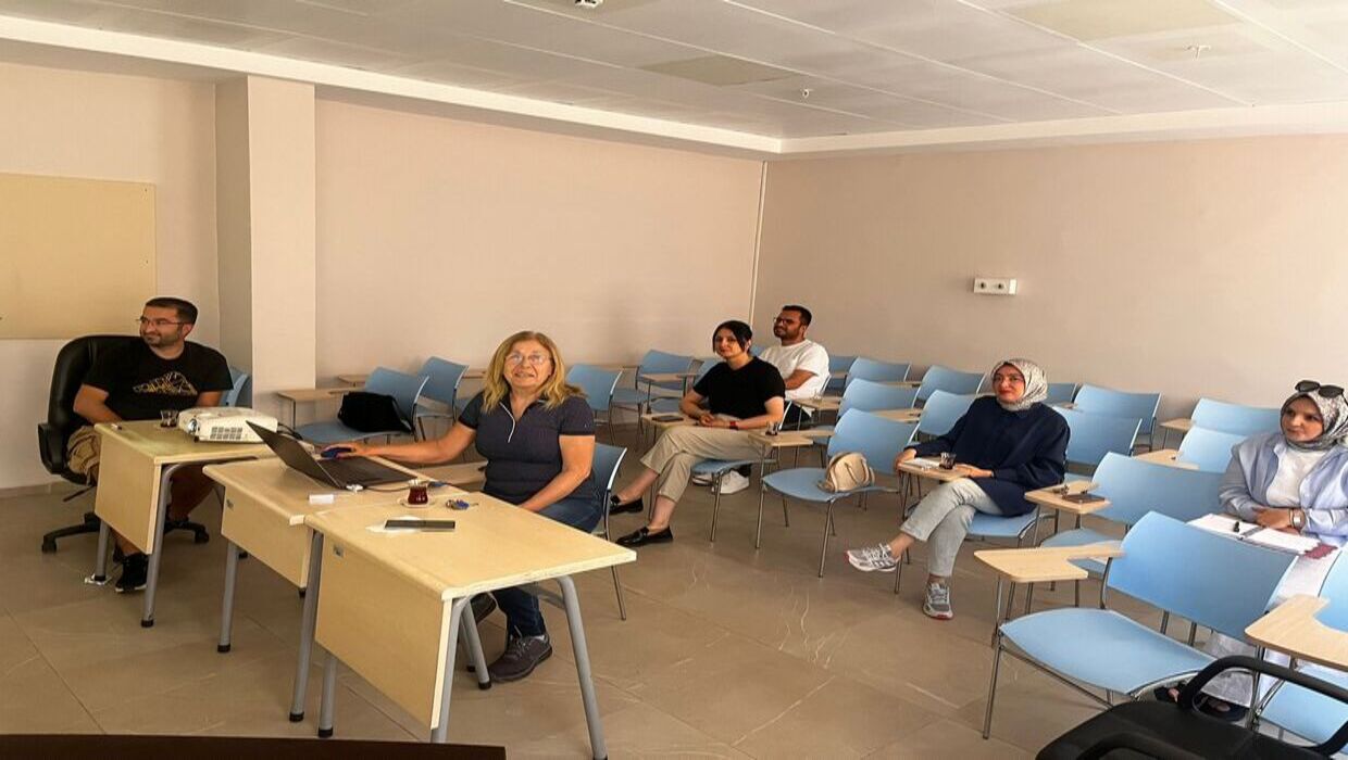 Eğitim Fakültesi Kalite Koordinatörlüğü Tarafından Toplantı Düzenlendi