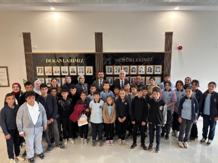 Matematik Eğitimi Topluluğundan Ortaokul Öğrencilerine Kampüste Matematik Etkinliği 