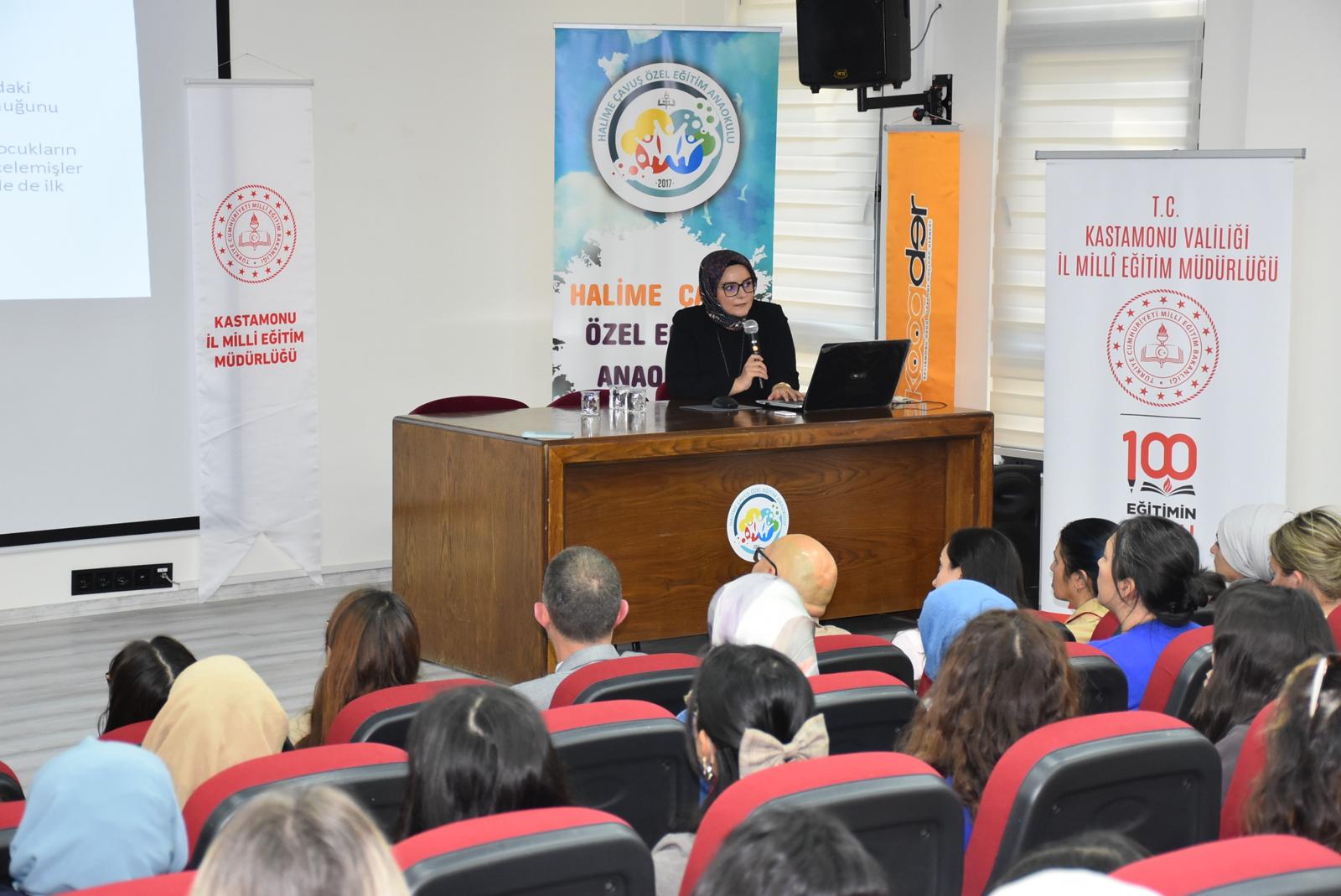Doç. Dr. Zehra Esra Ketenoğlu Kayabaşı Disleksi Haftası Programında Eğitimcilere Bilgi Verdi