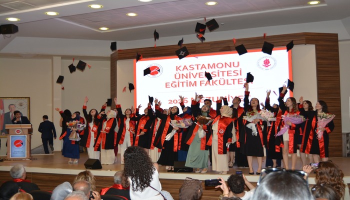 KASTAMONU ÜNİVERSİTESİ EĞİTİM FAKÜLTESİ 2026 MEZUNİYET TÖRENİ COŞKUYLA GERÇEKLEŞTİRİLDİ